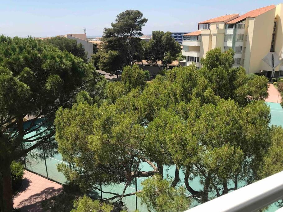 Et Tennis A La Corniche